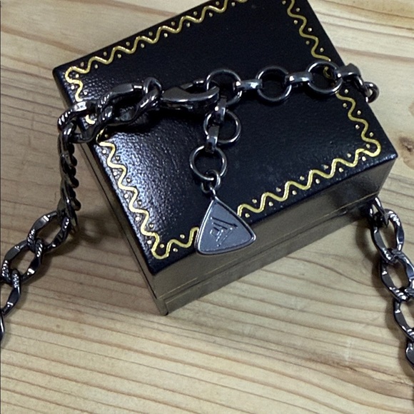 Silpada KR Black GunMetal Necklace Clear Stones Swarovski 18-20" - Picture 3 of 4